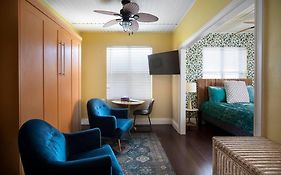 Duval Street Suite Overlooking Duval With Parking And Pool